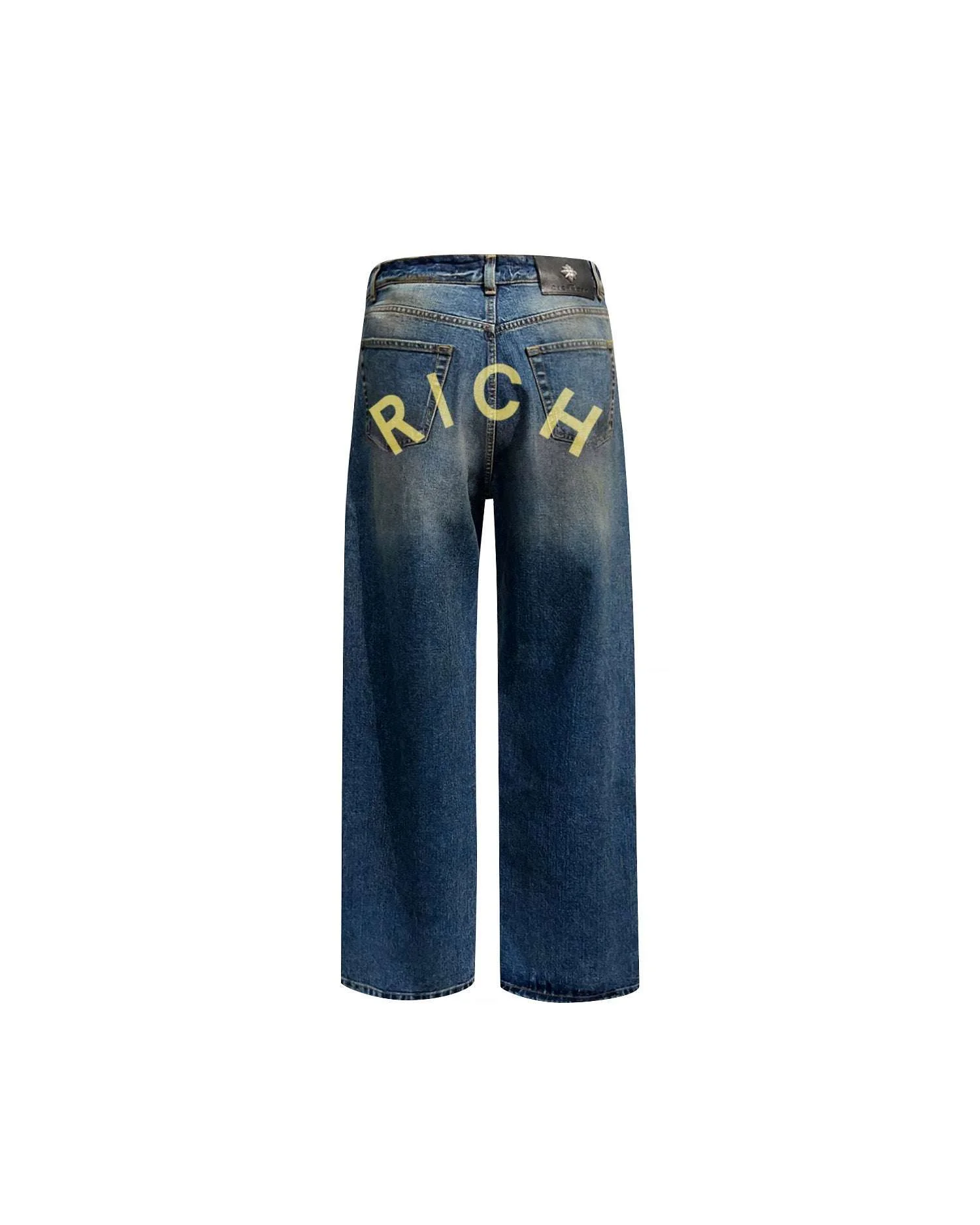 Jeans regular in blu medio con lacerazione e lettering "RICH" - Image 9