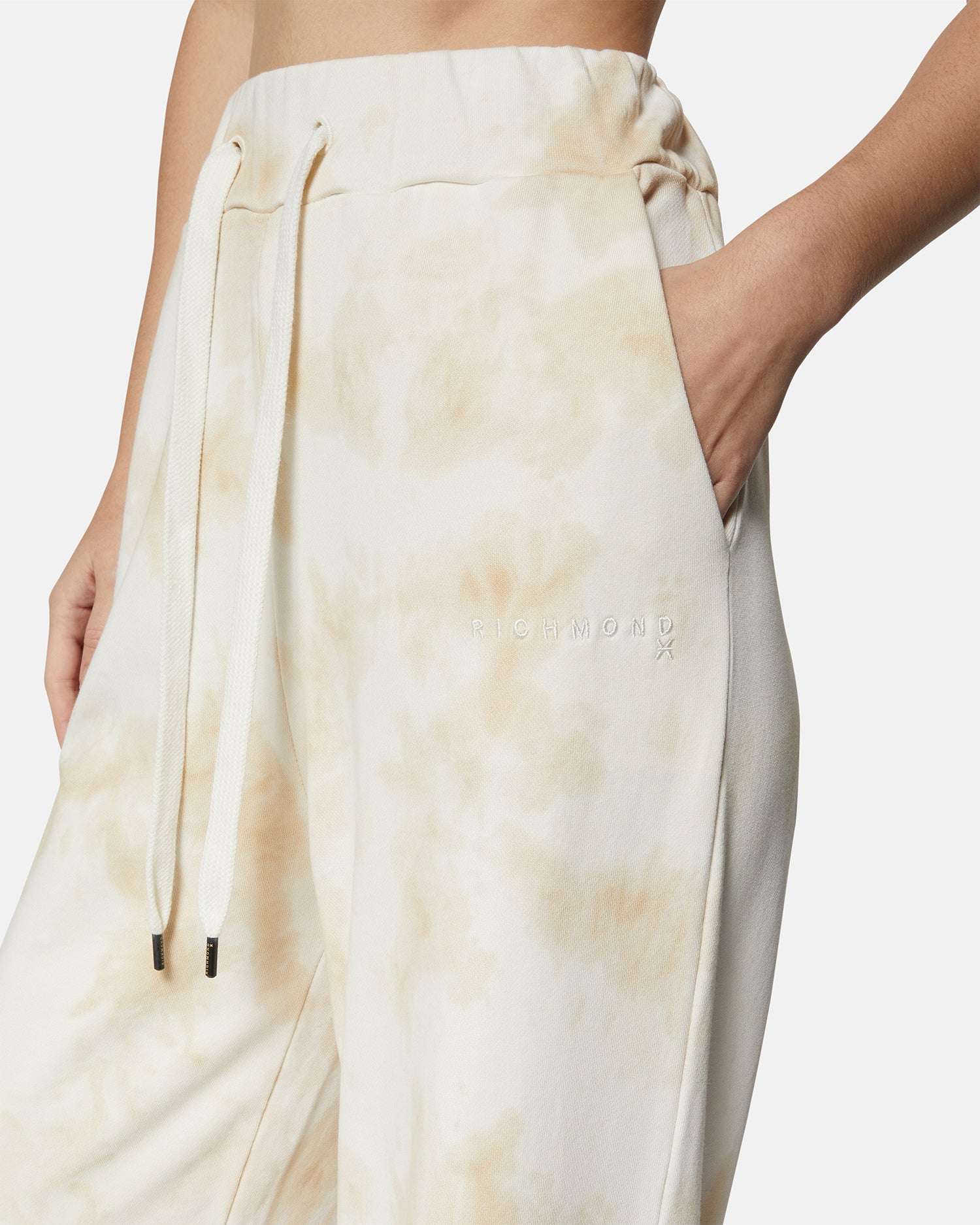 Pantaloni ampi tie-dye beige con vita regolabile - Image 4